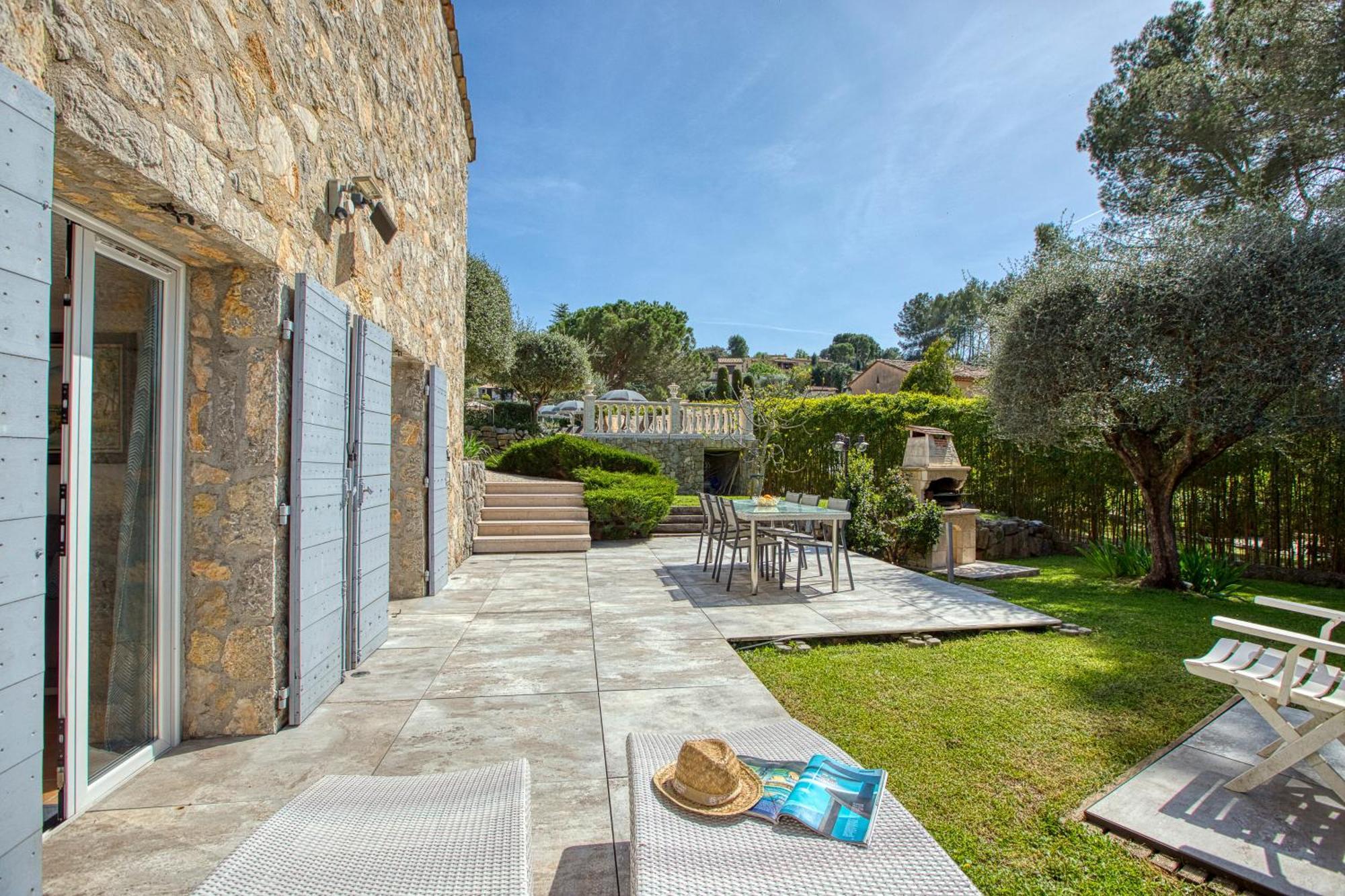 Gite Les Pins Climatise Piscine Chauffee Jardin Peymeinade Exterior foto