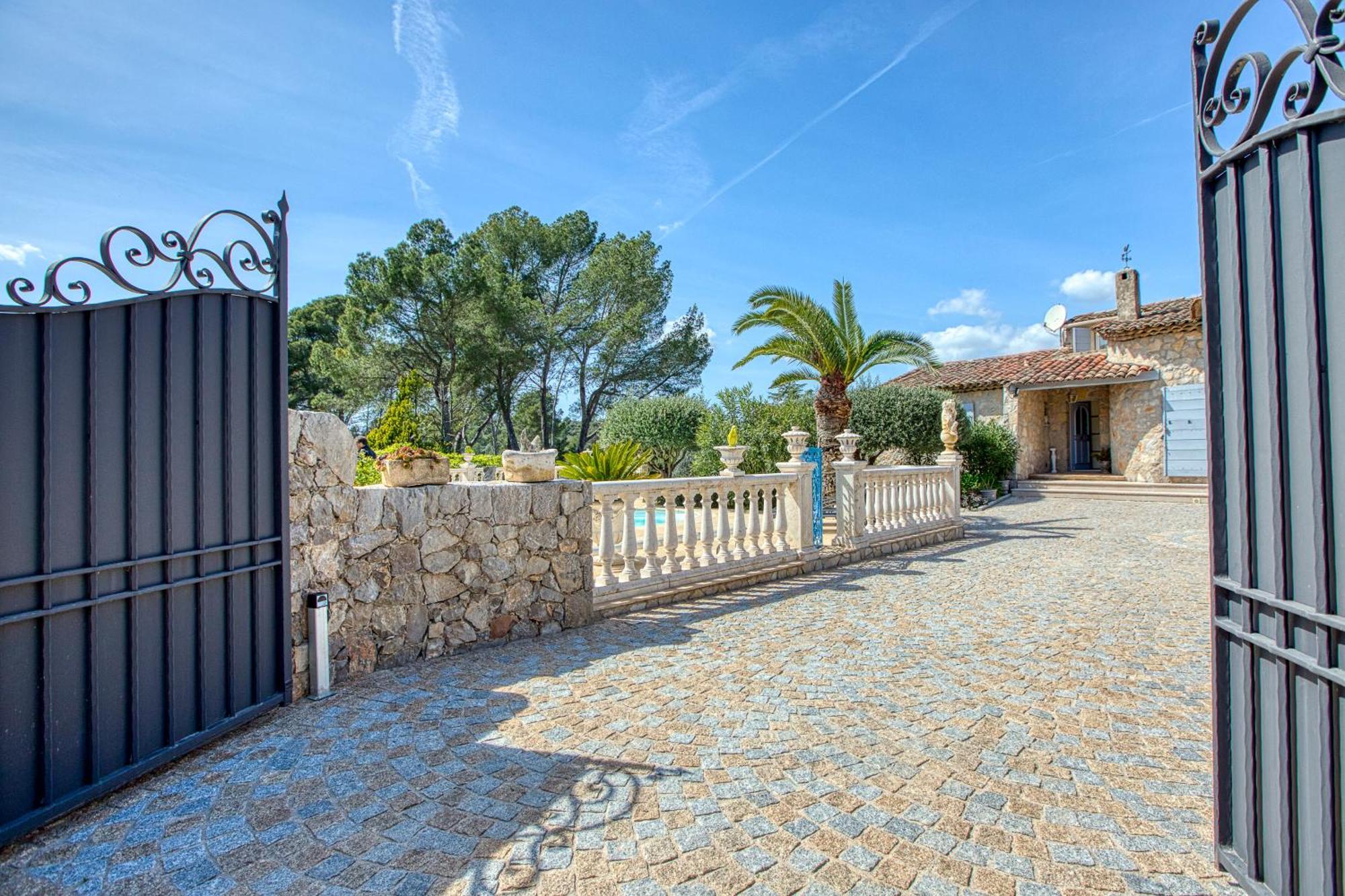 Gite Les Pins Climatise Piscine Chauffee Jardin Peymeinade Exterior foto